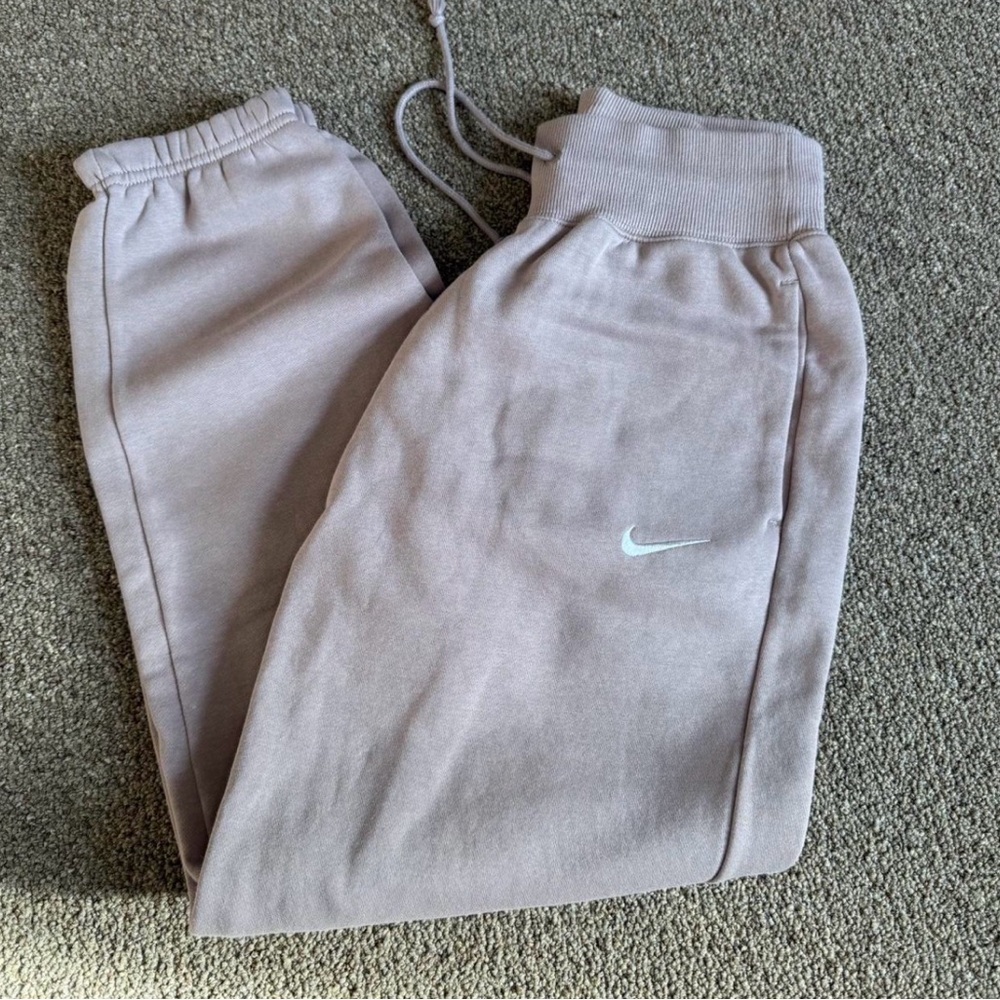Nike women Light Purple Sweatpants